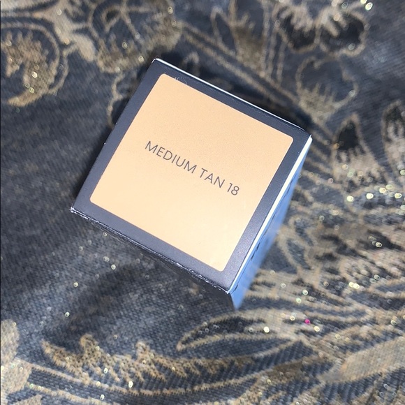 Bare minerals liquid mineral foundation